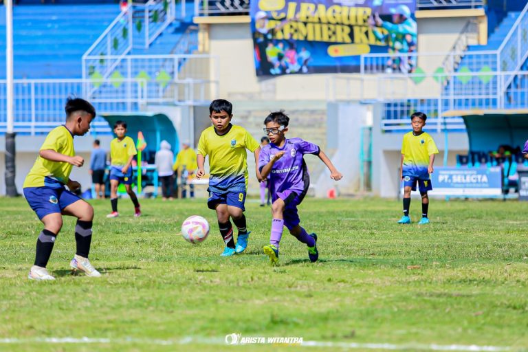 “Prestasi Cemerlang! Sky Swans Indonesian Football School Torehkan Triple Winner dan Top Score Liga Anak IV PASS KWB 2025”